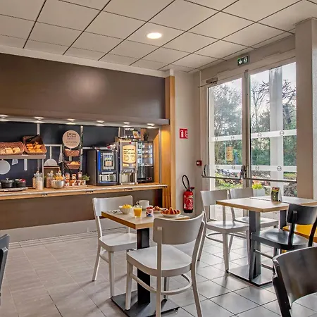 Port Du Moulin Blanc Hotel 3*