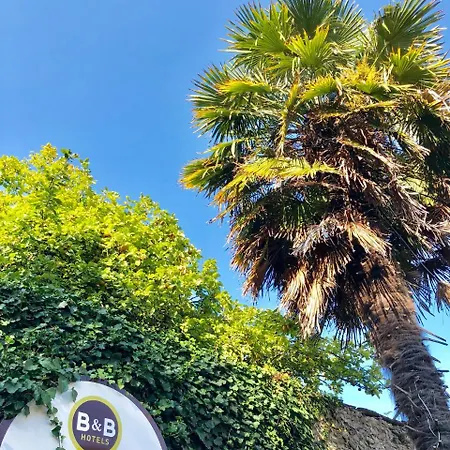 Port Du Moulin Blanc Hotel